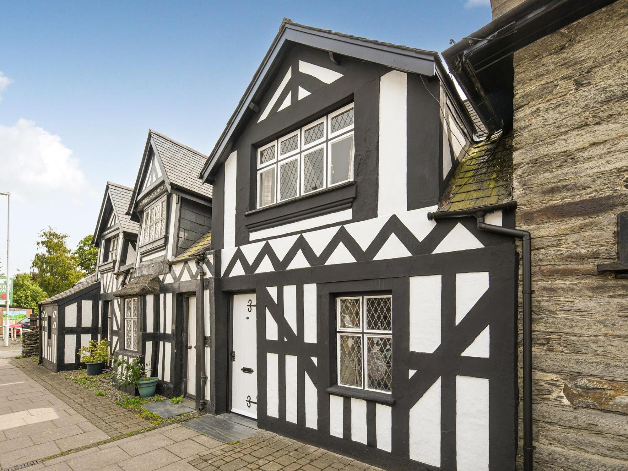 Bwthyn Llys Machynlleth Old Court House Villa Exterior photo